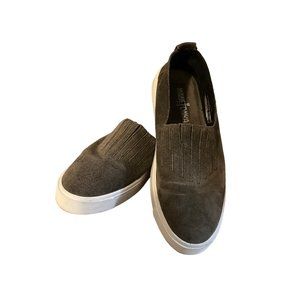 Women's Minnetonka Gray Suede Loafers Size 6